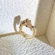 White Diamond Panther Ring - Jiaxyk